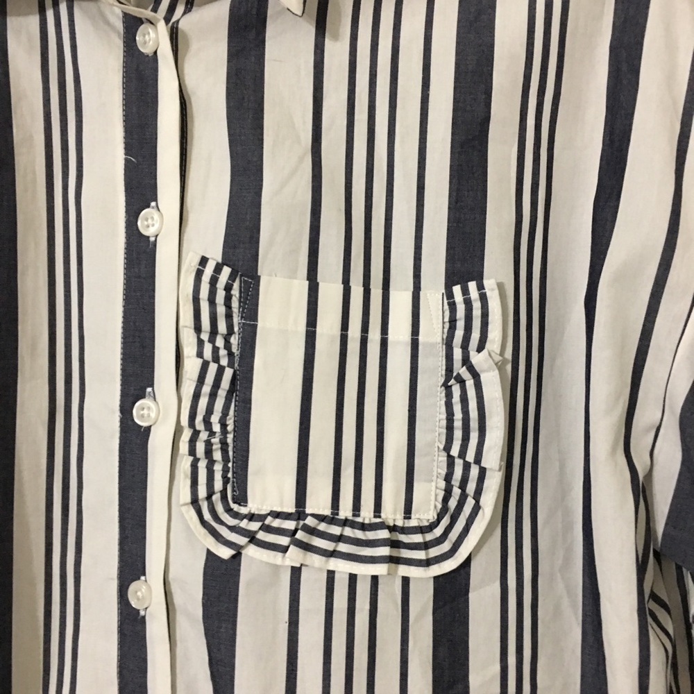A New Day Striped Ruffle Flutter Sleeve Crop Top - Picture 6 of 8